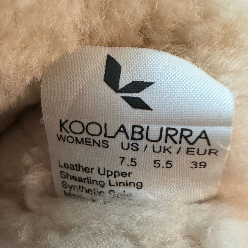 Rare Koolaburra suede wedge booties - Picture 7 of 7
